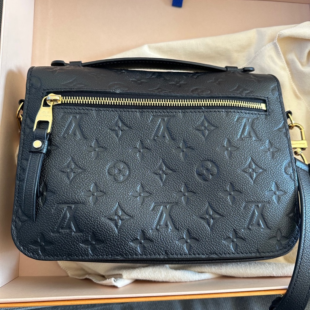 Pochette Métis 
Monogram Empreinte Leather - Black - Picture 11 of 12